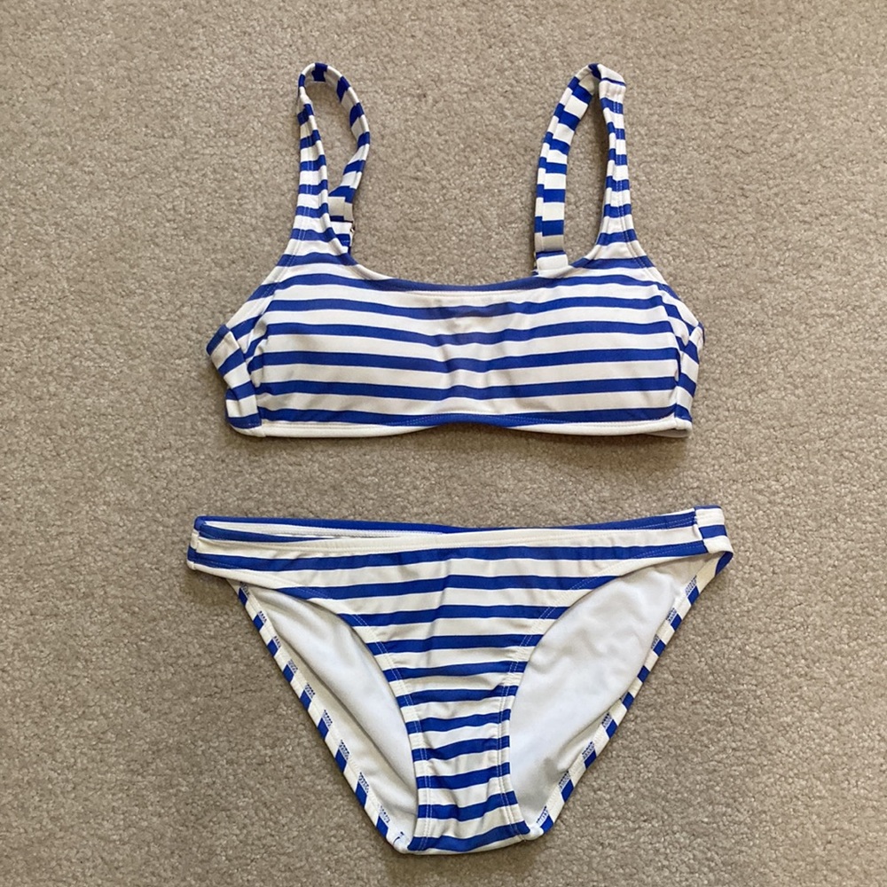 Sporty bikini top and bottom. Gently used. Removable cup pads. Easy closure.